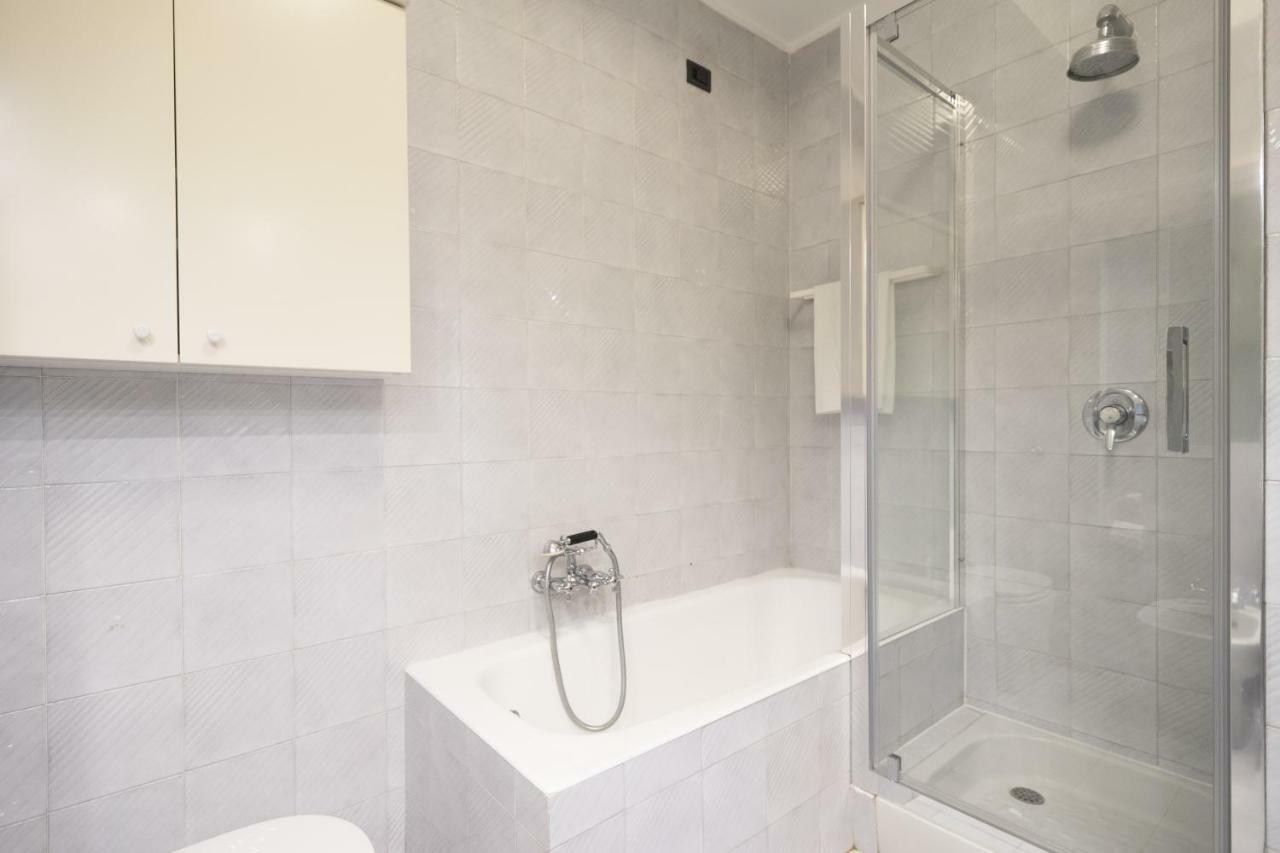 Апартаменты Hacca Collection - Bocconi, Navigli 1Br Милан Экстерьер фото