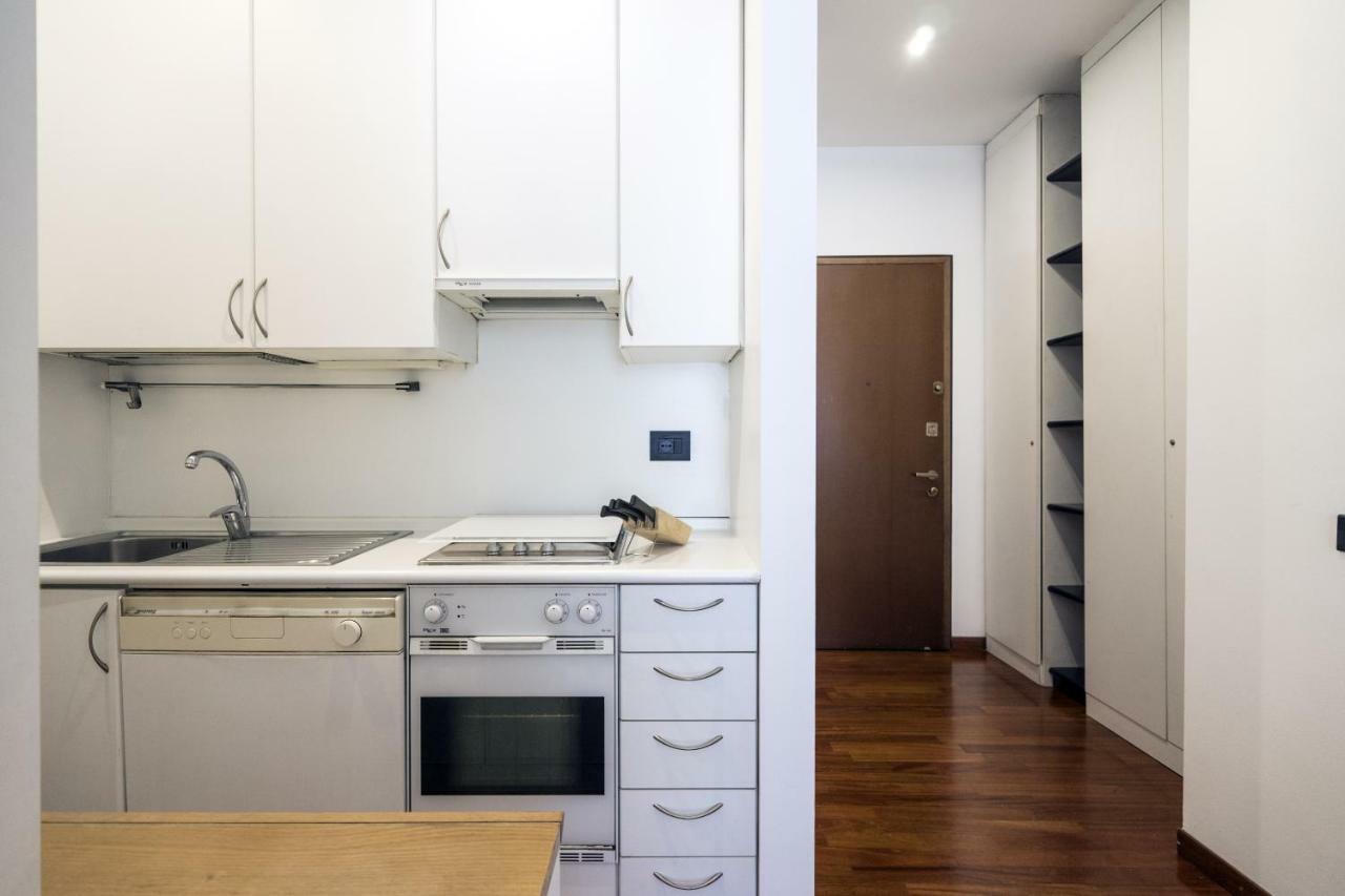 Апартаменты Hacca Collection - Bocconi, Navigli 1Br Милан Экстерьер фото